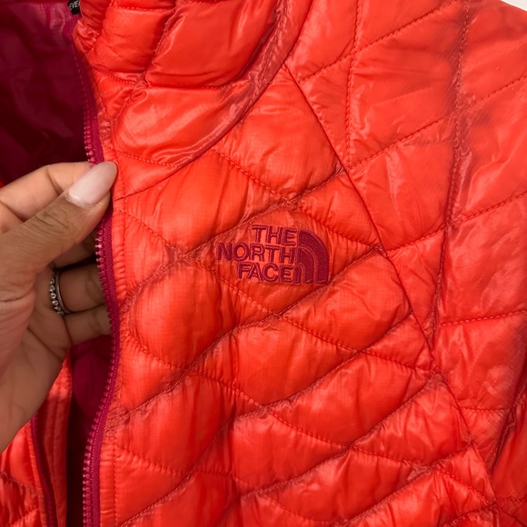 The North Face Thermoball Puffer Jacket - Orange - XS - Picture 4 of 4